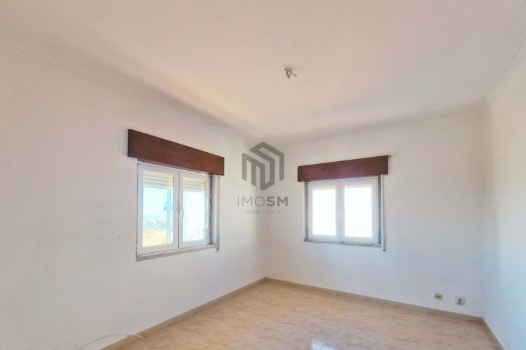 Apartamento T4 para Venda em Bucelas Foto 6