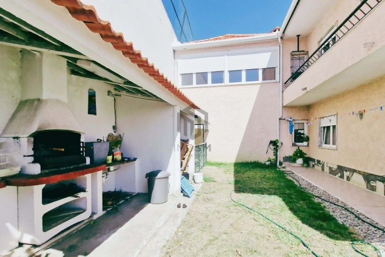 Apartamento T3 para Venda em Bucelas Foto 19