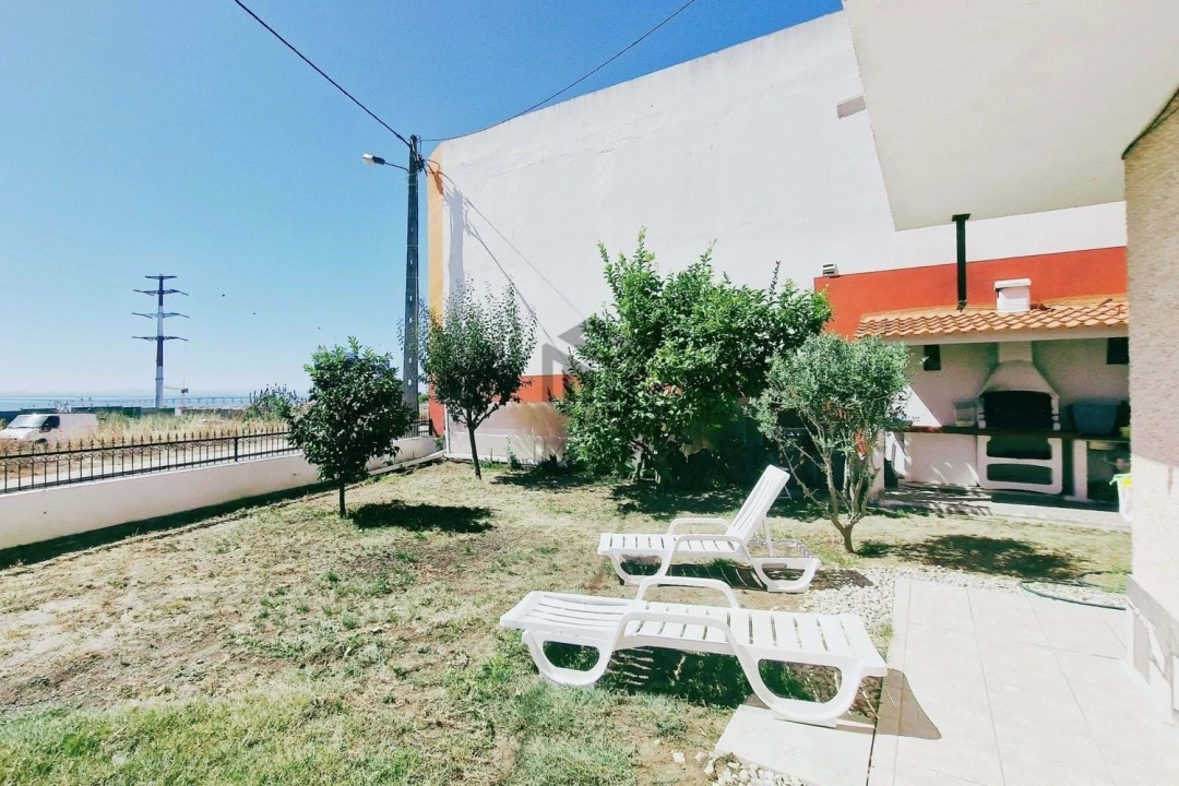 Apartamento T3 para Venda em Bucelas Foto 3