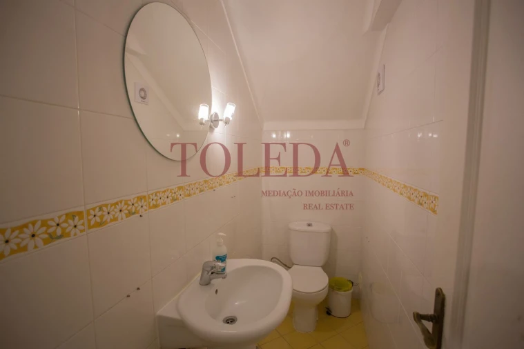 Moradia T5 para Venda em Azambuja Foto 12