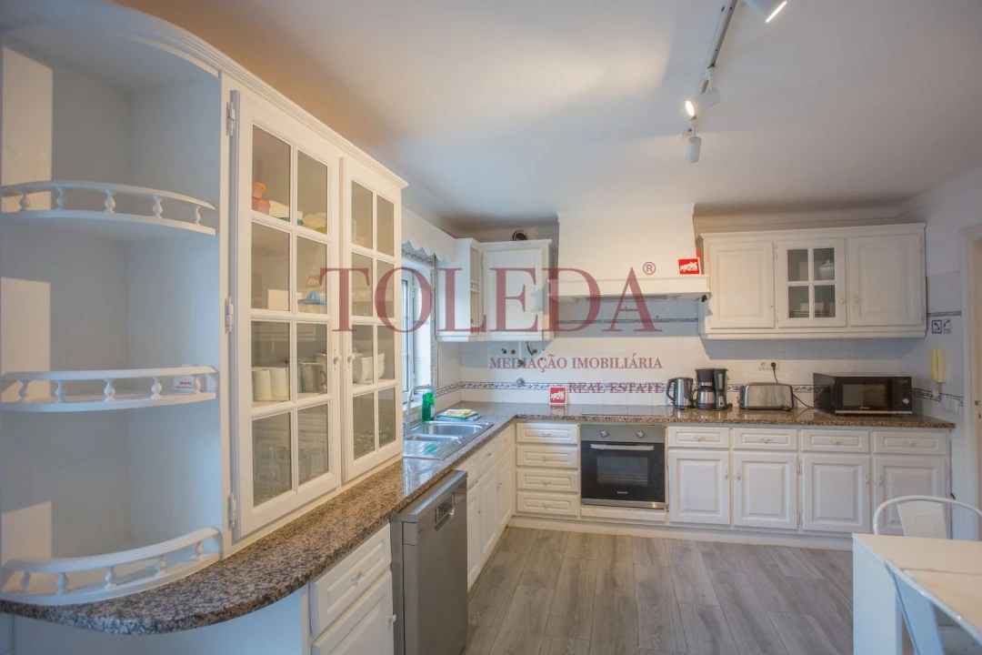 Moradia T5 para Venda em Azambuja Foto 9