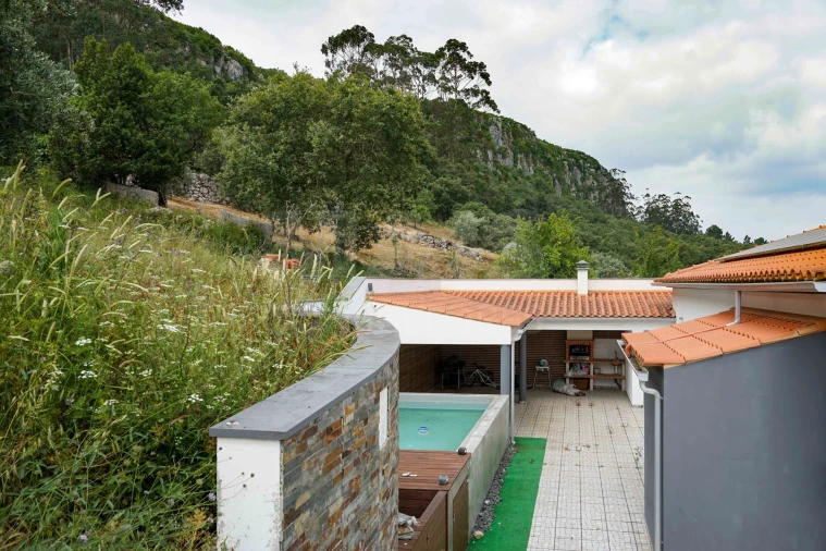 Moradia T3 para Venda em Alvados e Alcaria Foto 10