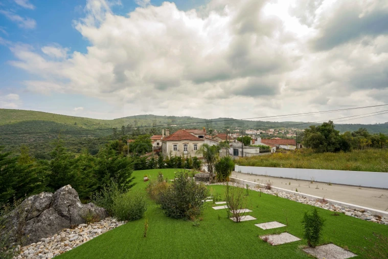 Moradia T3 para Venda em Alvados e Alcaria Foto 5