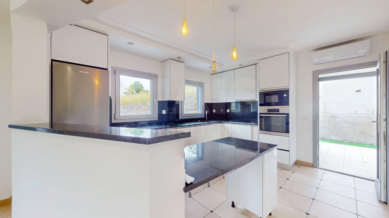 Moradia T3 para Venda em Alvados e Alcaria Foto 12