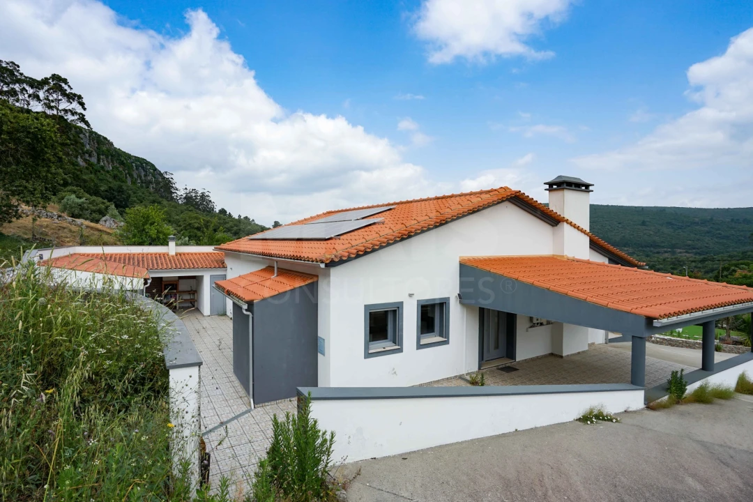 Moradia T3 para Venda em Alvados e Alcaria Foto 9