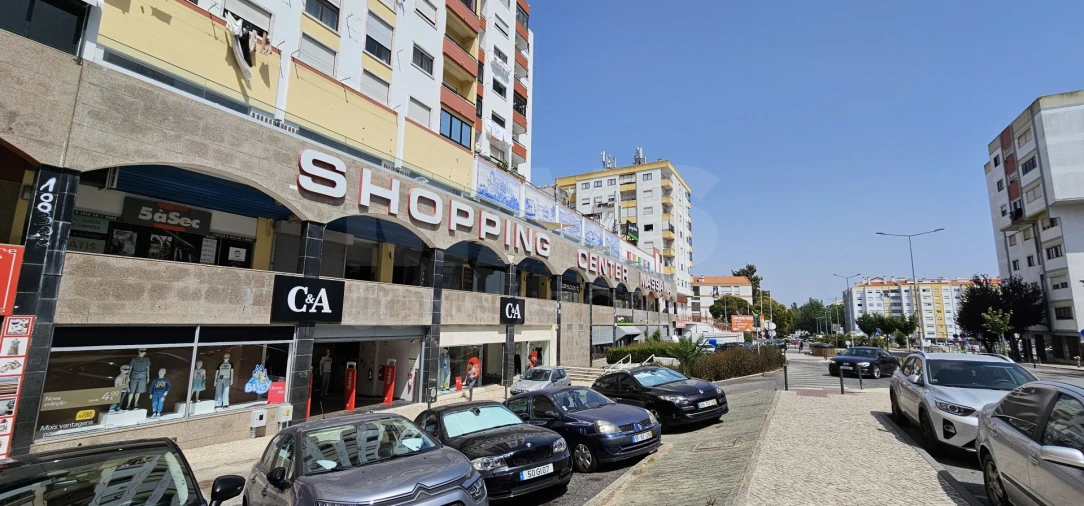 Apartamento T1 para Venda em Massamá e Monte Abraão Foto 12