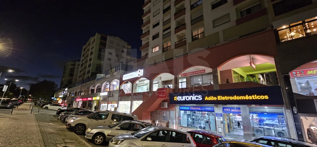 Apartamento T1 para Venda em Massamá e Monte Abraão Foto 9