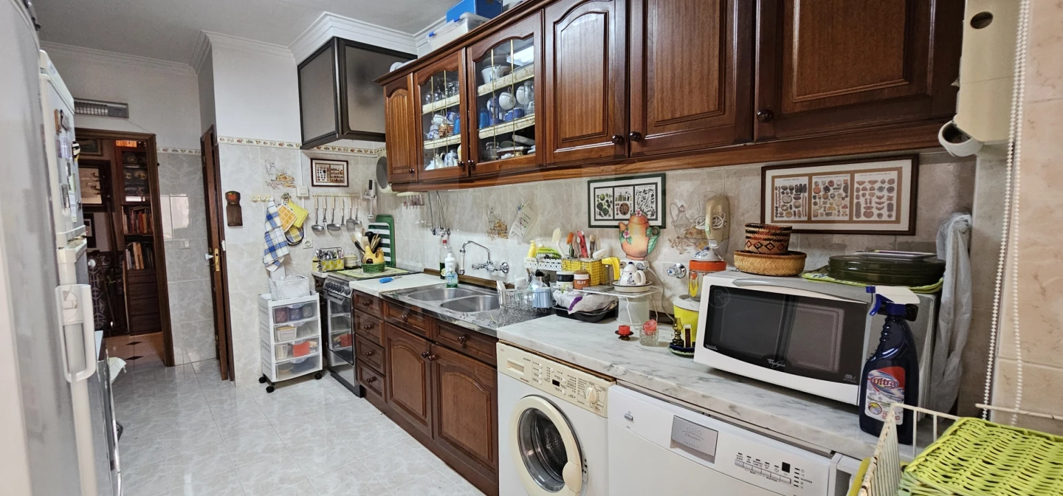 Apartamento T1 para Venda em Massamá e Monte Abraão Foto 1