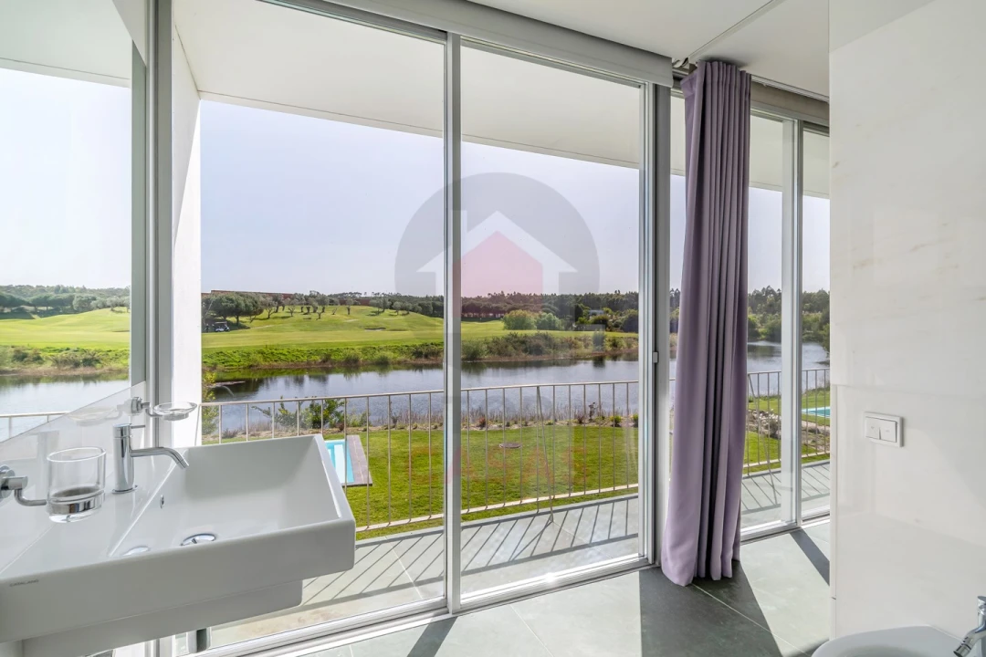 Moradia T4 para Venda em Vau Foto 22