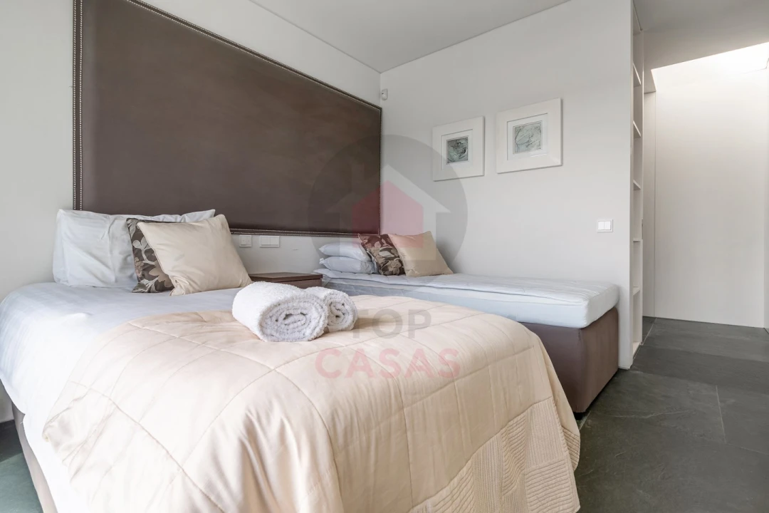 Moradia T4 para Venda em Vau Foto 25