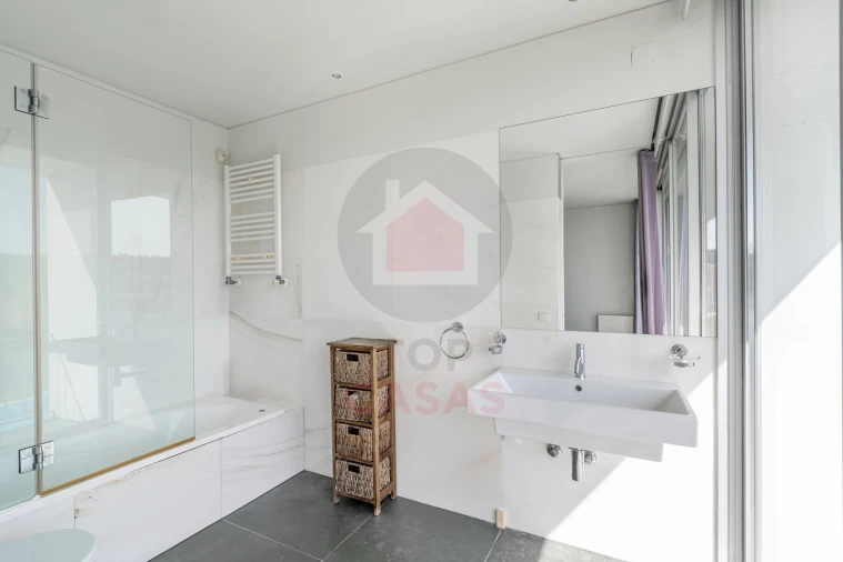 Moradia T4 para Venda em Vau Foto 21