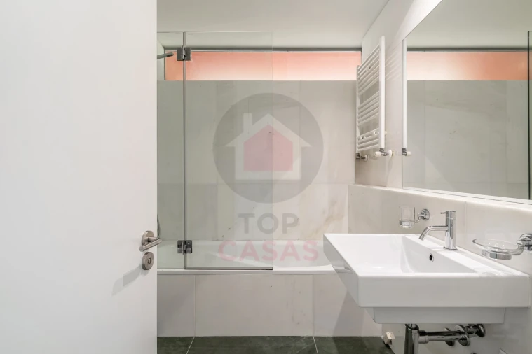 Moradia T4 para Venda em Vau Foto 30