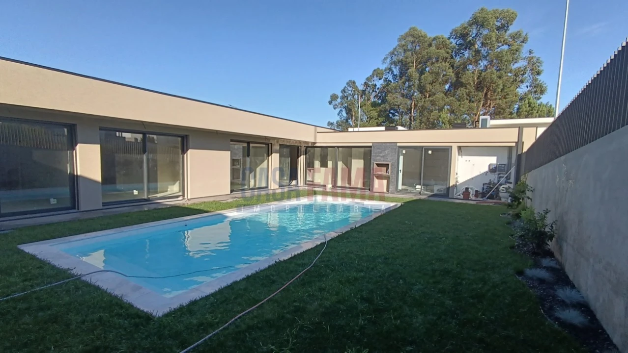 Moradia T3 para Venda em Soutelo Foto 1