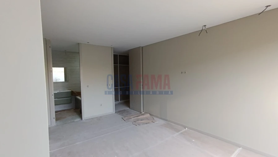 Moradia T3 para Venda em Soutelo Foto 4