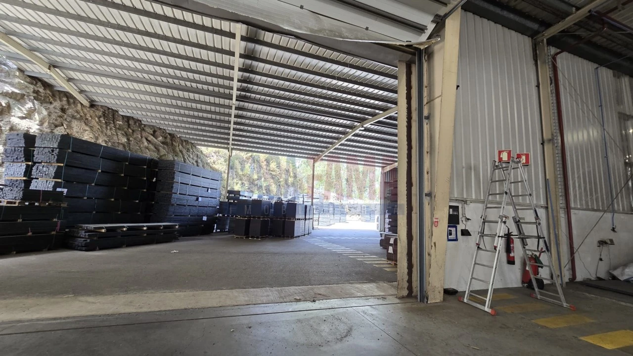 Armazém para Venda em Arnoso (Santa Maria e Santa Eulália) e Sezures Foto 7