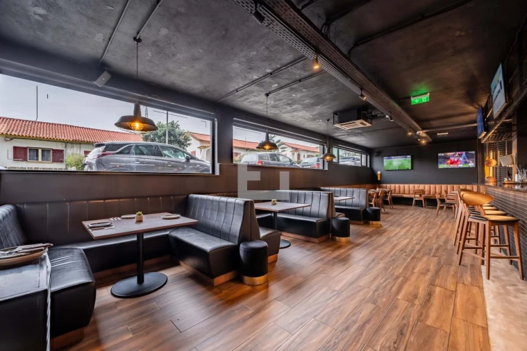 Negócio para Venda em Santa Marinha e São Pedro da Afurada Foto 1