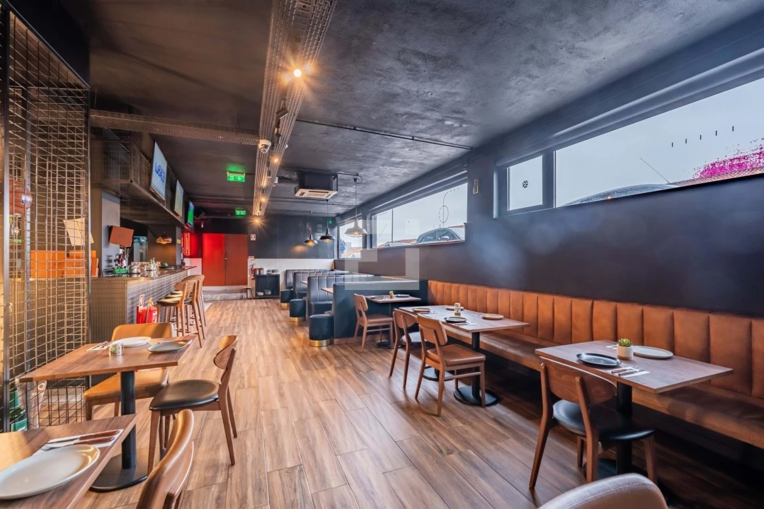 Negócio para Venda em Santa Marinha e São Pedro da Afurada Foto 3