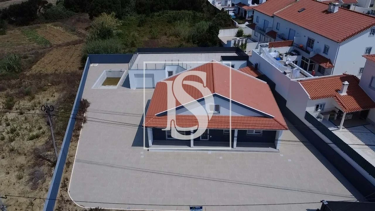 Moradia T4 para Venda em Atouguia da Baleia Foto 8