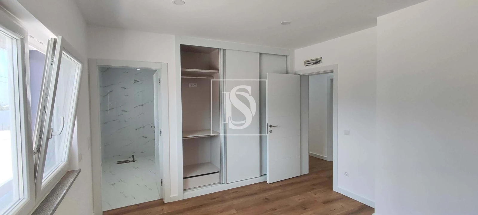 Moradia T4 para Venda em Atouguia da Baleia Foto 27