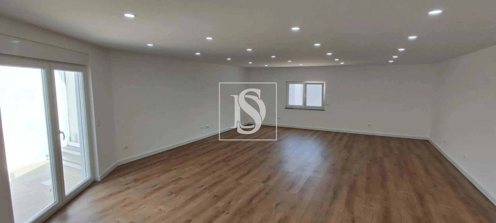 Moradia T4 para Venda em Atouguia da Baleia Foto 33