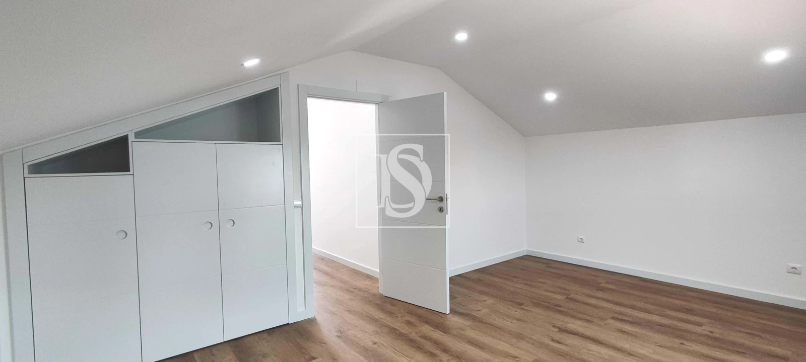 Moradia T4 para Venda em Atouguia da Baleia Foto 41