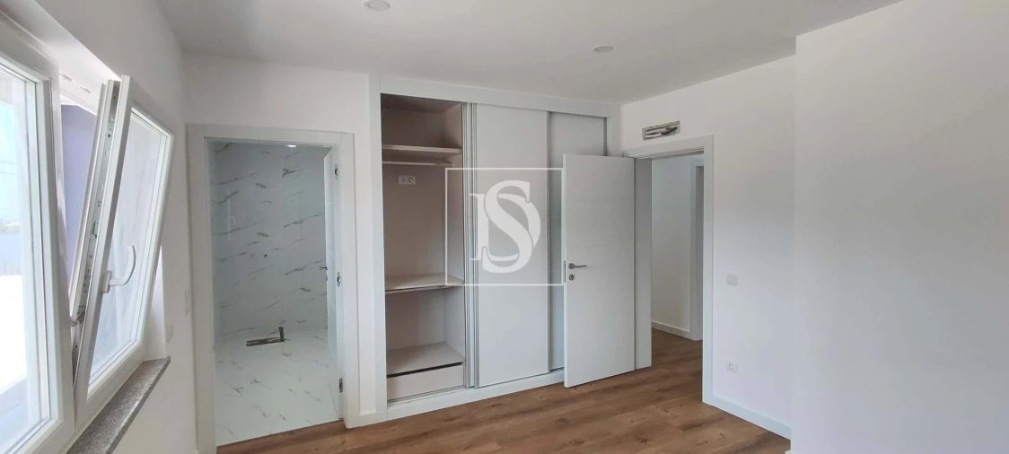 Moradia T4 para Venda em Atouguia da Baleia Foto 27