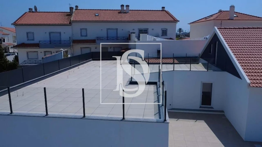 Moradia T4 para Venda em Atouguia da Baleia Foto 12