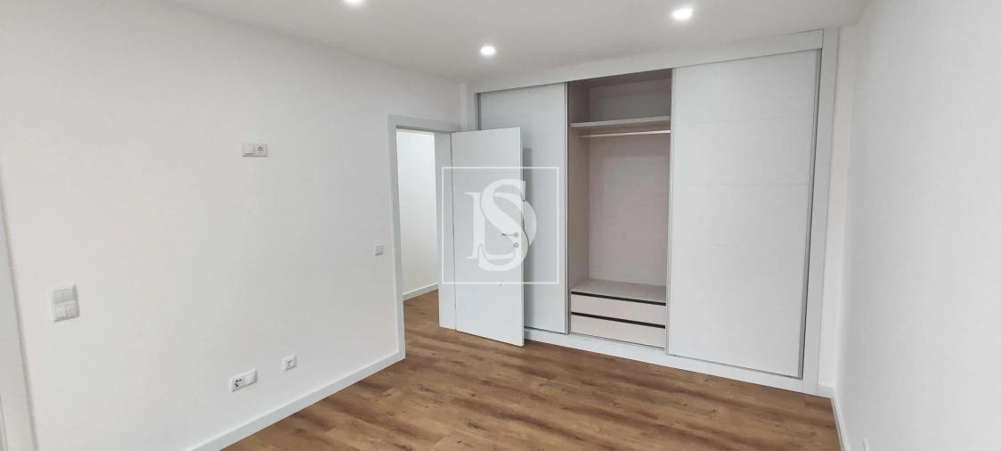 Moradia T4 para Venda em Atouguia da Baleia Foto 22