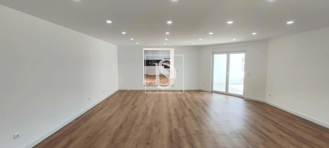 Moradia T4 para Venda em Atouguia da Baleia Foto 35