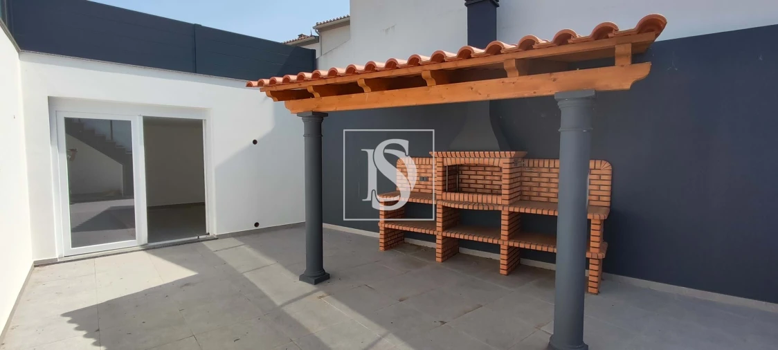 Moradia T4 para Venda em Atouguia da Baleia Foto 50