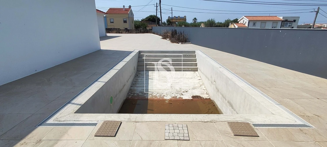 Moradia T4 para Venda em Atouguia da Baleia Foto 55