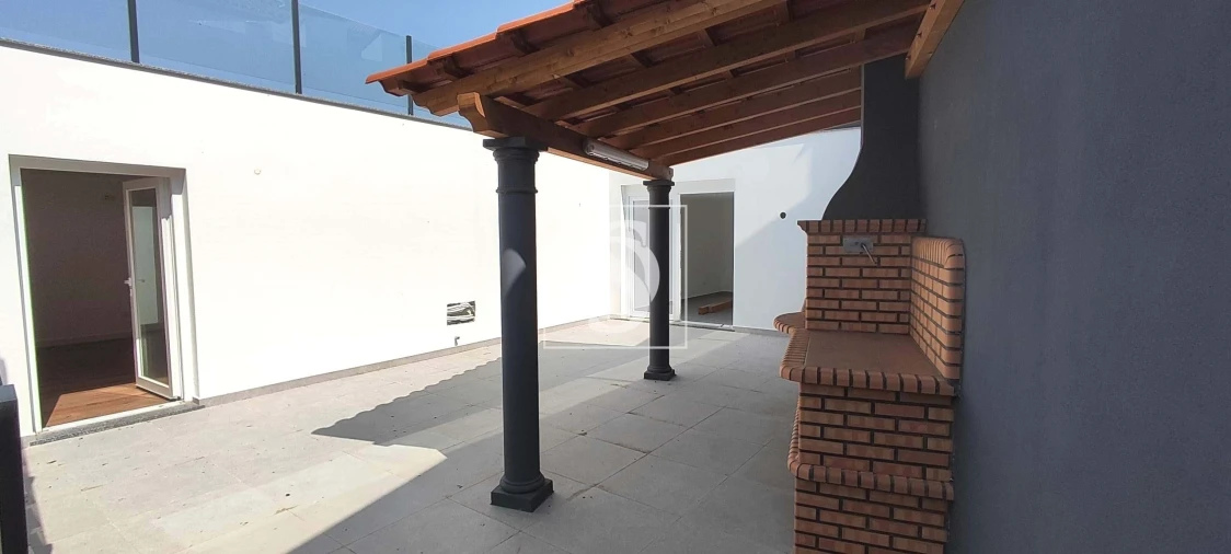 Moradia T4 para Venda em Atouguia da Baleia Foto 49