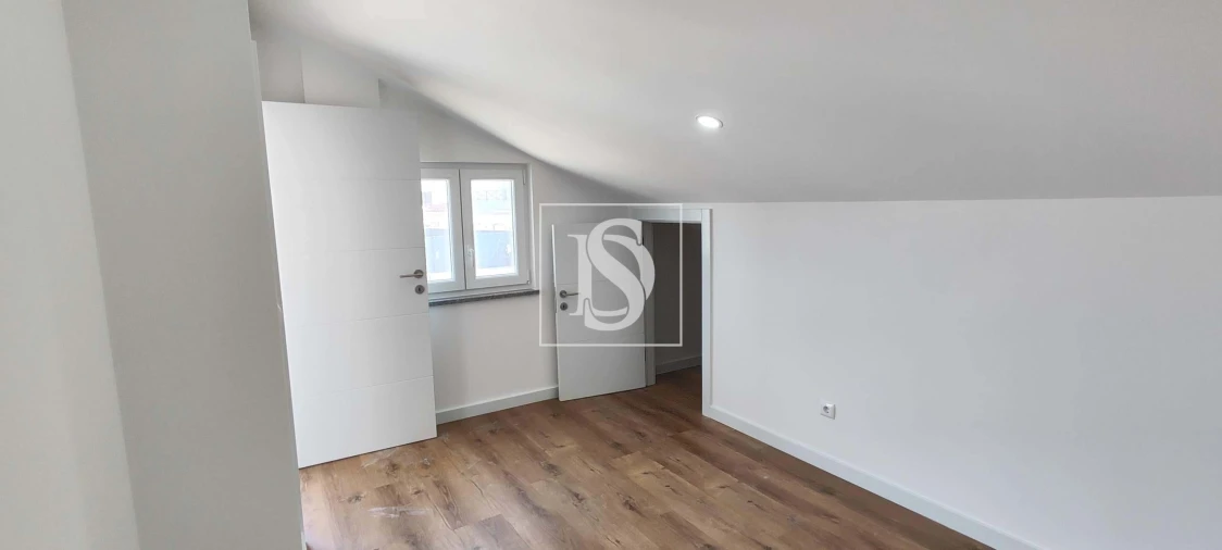 Moradia T4 para Venda em Atouguia da Baleia Foto 38