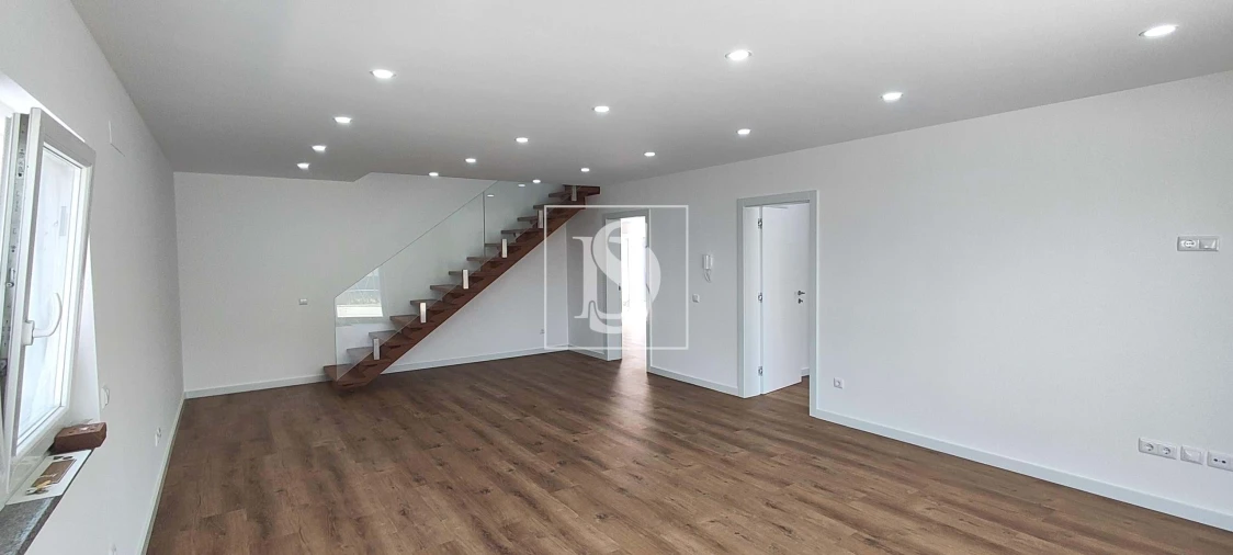 Moradia T4 para Venda em Atouguia da Baleia Foto 2