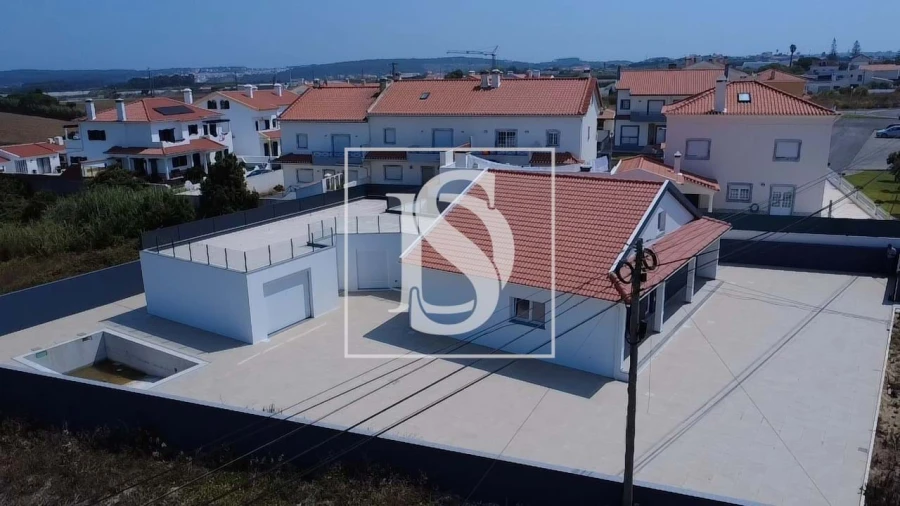 Moradia T4 para Venda em Atouguia da Baleia Foto 7