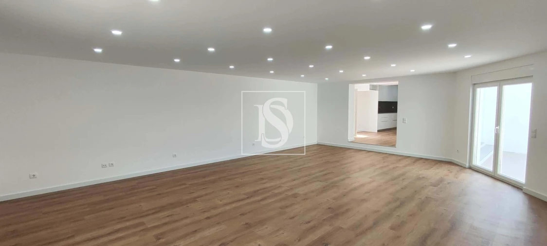 Moradia T4 para Venda em Atouguia da Baleia Foto 4