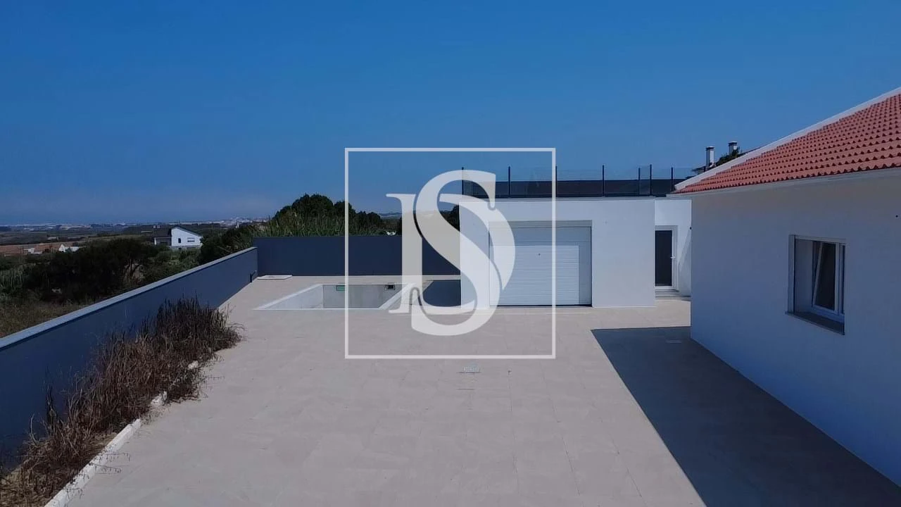 Moradia T4 para Venda em Atouguia da Baleia Foto 5