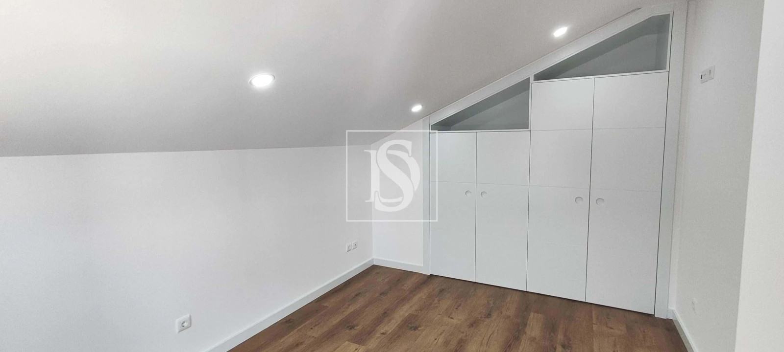 Moradia T4 para Venda em Atouguia da Baleia Foto 36