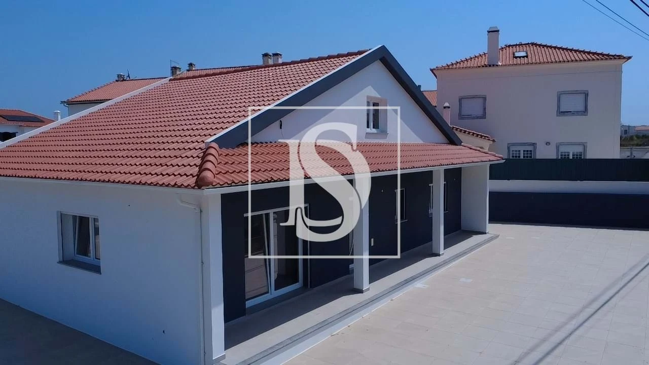 Moradia T4 para Venda em Atouguia da Baleia Foto 11