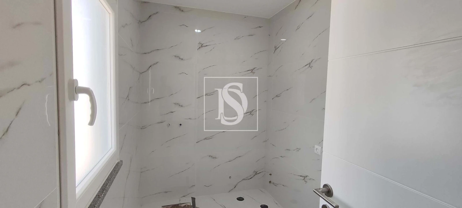 Moradia T4 para Venda em Atouguia da Baleia Foto 28