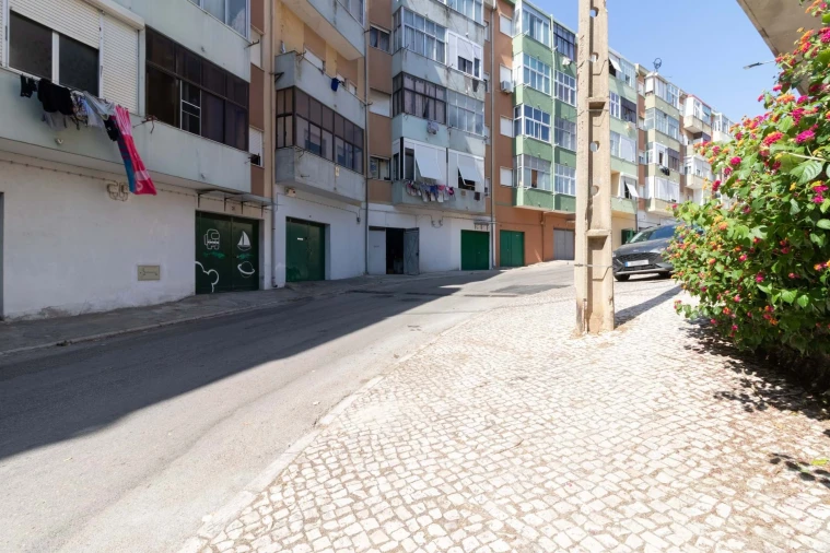 Garagem para Venda em Alto do Seixalinho, Santo André e Verderena Foto 2