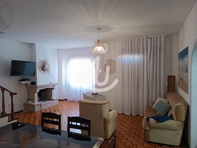 Apartamento T2 para Arrendamento em São Martinho do Porto Foto 4