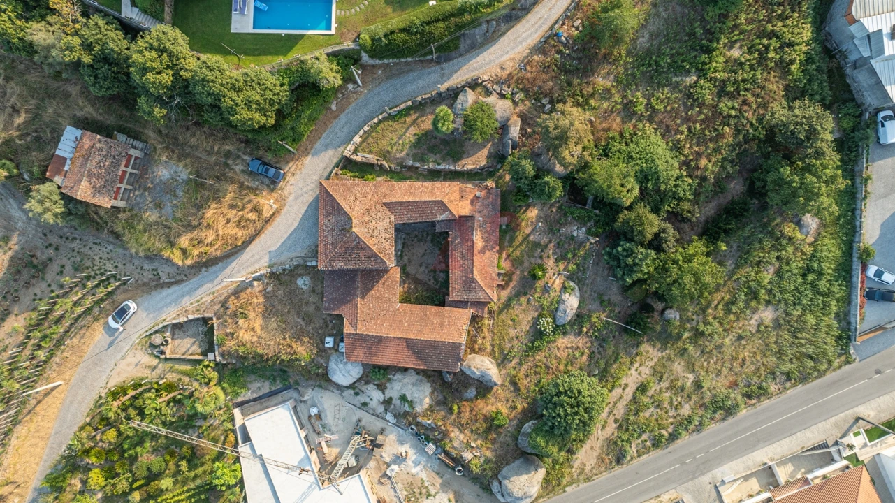 Moradia T8 para Venda em Abação e Gémeos Foto 22