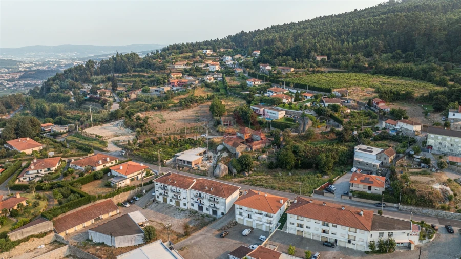 Moradia T8 para Venda em Abação e Gémeos Foto 26