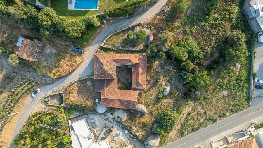 Moradia T8 para Venda em Abação e Gémeos Foto 22