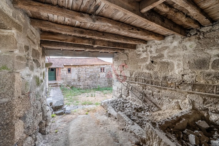 Moradia T8 para Venda em Abação e Gémeos Foto 15