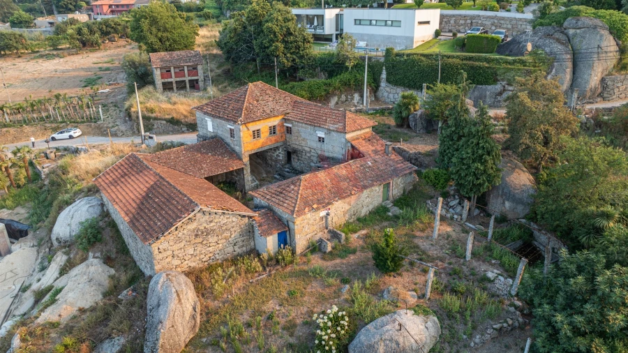 Moradia T8 para Venda em Abação e Gémeos Foto 6