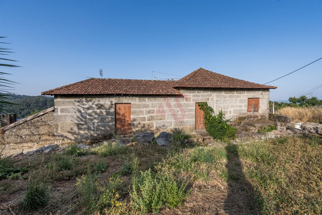 Moradia T8 para Venda em Abação e Gémeos Foto 12