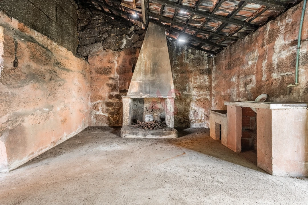 Moradia T8 para Venda em Abação e Gémeos Foto 17