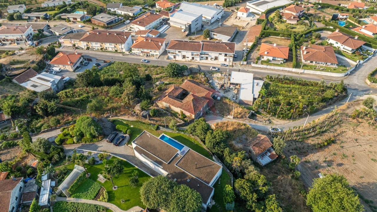 Moradia T8 para Venda em Abação e Gémeos Foto 23